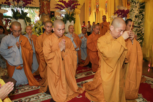 Chùm ảnh: Các phái đoàn viếng tang lễ ĐLHT. Thích Trí Tịnh ngày 30-03-2014
