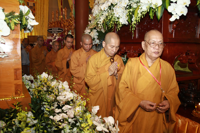Chùm ảnh: Các phái đoàn viếng tang lễ ĐLHT. Thích Trí Tịnh ngày 30-03-2014