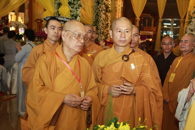 Chùm ảnh: Các phái đoàn viếng tang lễ ĐLHT. Thích Trí Tịnh ngày 30-03-2014
