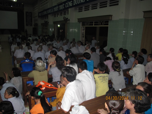 Tiền Giang: Hơn 2000 người xem phim Cuộc Đời Đức Phật tại chùa Vĩnh Tràng