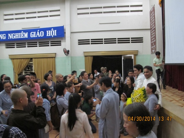 Tiền Giang: Hơn 2000 người xem phim Cuộc Đời Đức Phật tại chùa Vĩnh Tràng