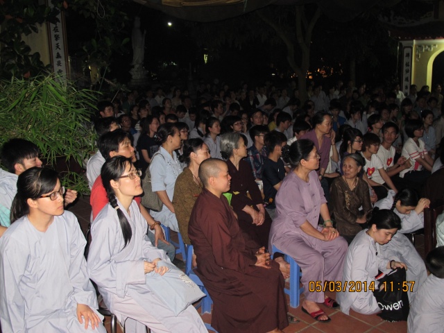 Hà Nội: Hơn 1000 người xem phim Cuộc Đời Đức Phật tại chùa Đình Quán