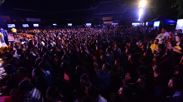 Vesak 2014: Lãnh đạo đảng, nhà nước, Phật giáo quốc tế cầu nguyện hòa bình