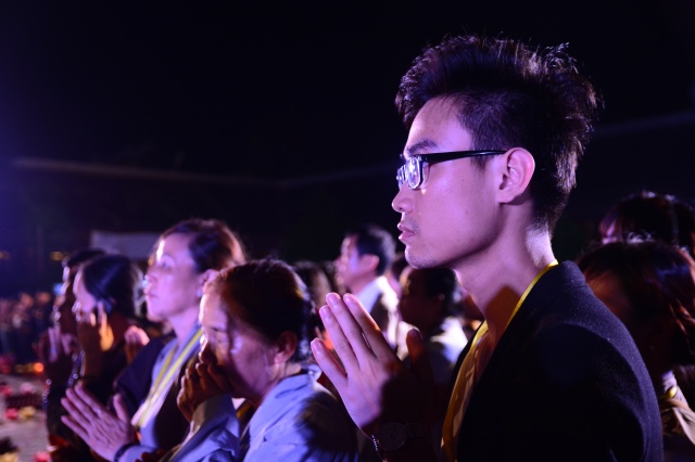 Vesak 2014: Lãnh đạo đảng, nhà nước, Phật giáo quốc tế cầu nguyện hòa bình