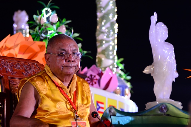 Vesak 2014: Lãnh đạo đảng, nhà nước, Phật giáo quốc tế cầu nguyện hòa bình