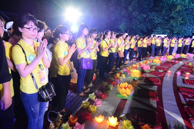 Vesak 2014: Lãnh đạo đảng, nhà nước, Phật giáo quốc tế cầu nguyện hòa bình