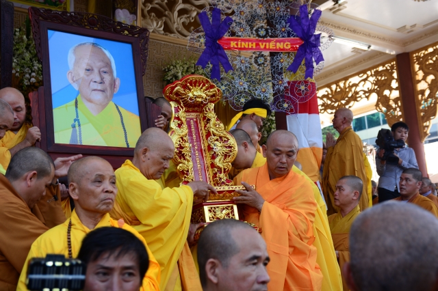 Lễ truy niệm - cung tống kim quan ĐLHT.Thích Trí Tịnh nhập bảo tháp