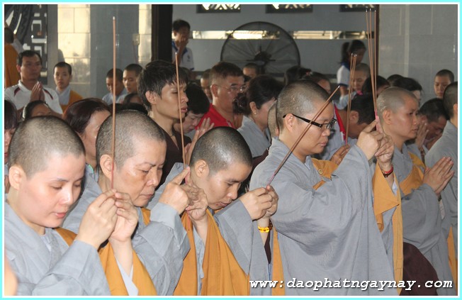TP. HCM: Quan Âm tu viện cúng dường trường hạ