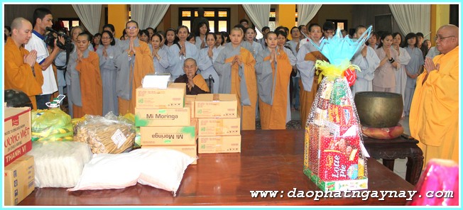 TP. HCM: Quan Âm tu viện cúng dường trường hạ