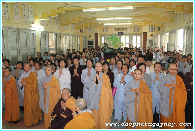 TP. HCM: Quan Âm tu viện cúng dường trường hạ