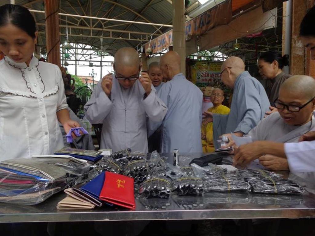 Cúng Dường Trường Hạ Tăng-Ni Đồng Nai 26/07/14