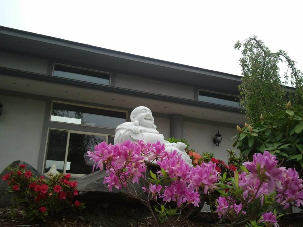 Không gian vườn thiền và cội trầm Phước Huệ