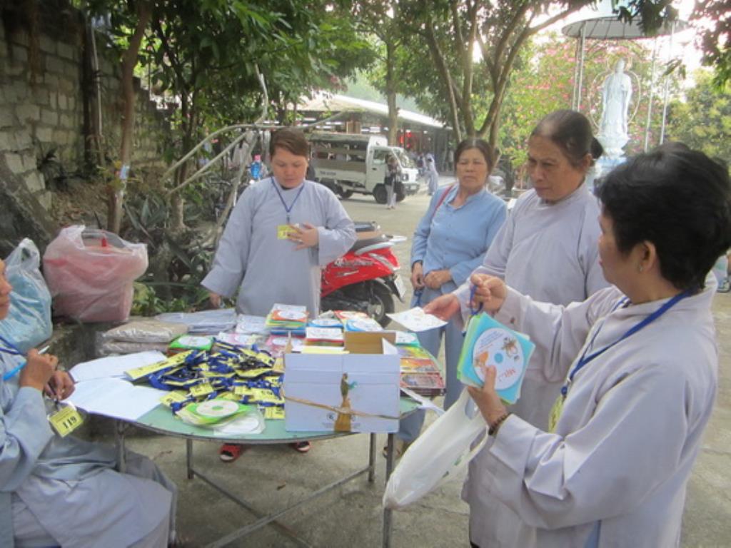 Từ bi niệm Phật thương cả mọi loài