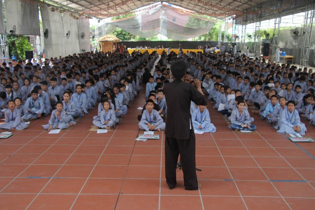 Thái Bình: Gần 1000 thiện sinh về chùa Từ Xuyên dự khóa tu sen hồng