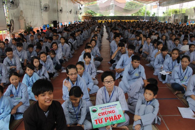 Thái Bình: Gần 1000 thiện sinh về chùa Từ Xuyên dự khóa tu sen hồng