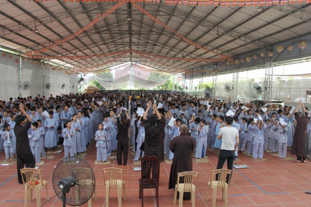Thái Bình: Gần 1000 thiện sinh về chùa Từ Xuyên dự khóa tu sen hồng