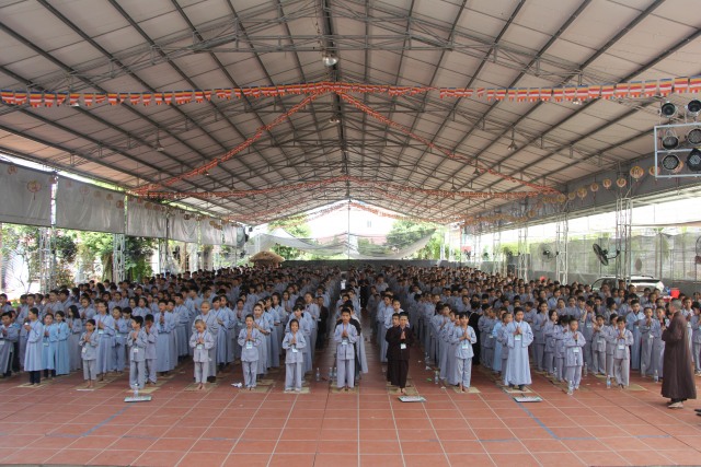 Thái Bình: Gần 1000 thiện sinh về chùa Từ Xuyên dự khóa tu sen hồng