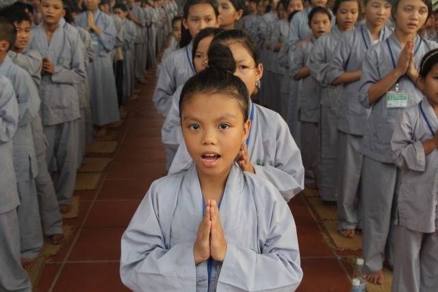 Thái Bình: Gần 1000 thiện sinh về chùa Từ Xuyên dự khóa tu sen hồng