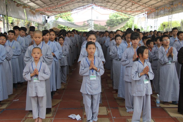 Thái Bình: Gần 1000 thiện sinh về chùa Từ Xuyên dự khóa tu sen hồng