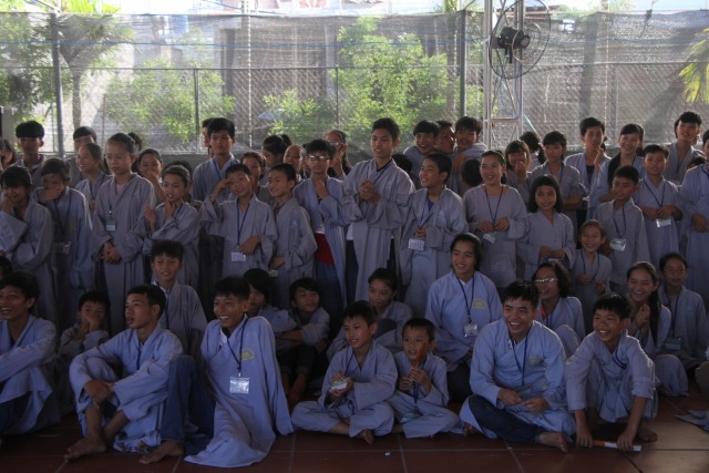 Thái Bình: Gần 1000 thiện sinh về chùa Từ Xuyên dự khóa tu sen hồng