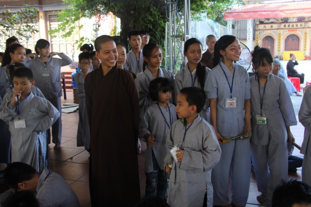 Thái Bình: Gần 1000 thiện sinh về chùa Từ Xuyên dự khóa tu sen hồng