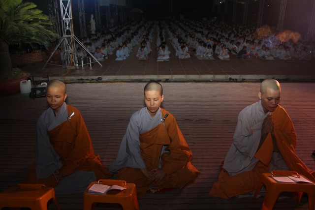 Thái Bình: Gần 1000 thiện sinh về chùa Từ Xuyên dự khóa tu sen hồng