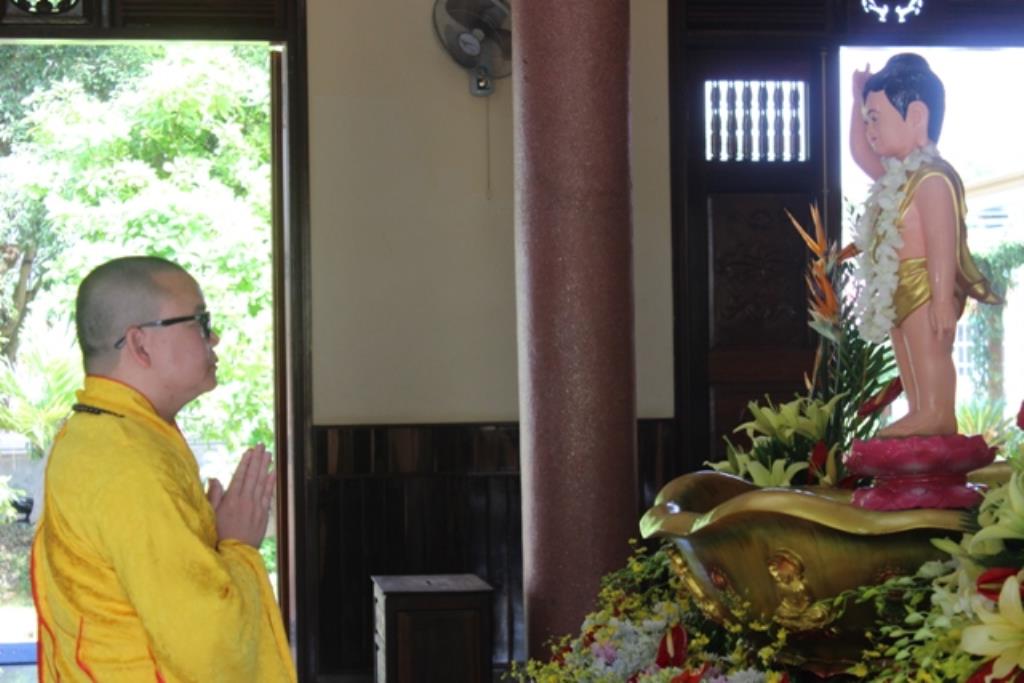 ĐakLak: Chùa Liên Trì Tổ Chức Lễ Tắm Phật Và Cúng Dường Trai Tăng Nhân Dịp Phật Đản PL 2559
