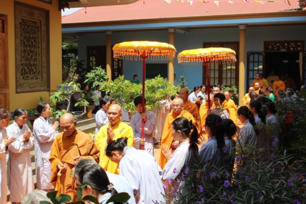 ĐakLak: Chùa Liên Trì Tổ Chức Lễ Tắm Phật Và Cúng Dường Trai Tăng Nhân Dịp Phật Đản PL 2559