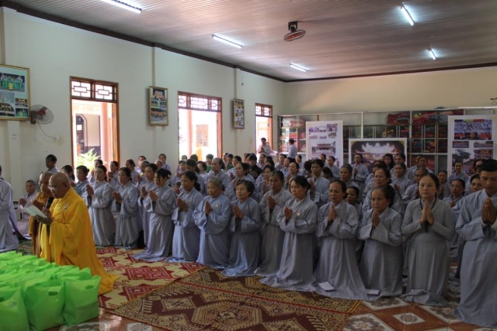 ĐakLak: Chùa Liên Trì Tổ Chức Lễ Tắm Phật Và Cúng Dường Trai Tăng Nhân Dịp Phật Đản PL 2559
