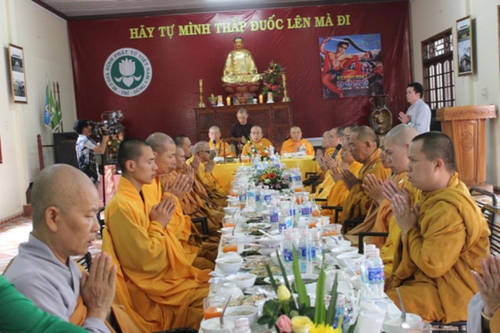 ĐakLak: Chùa Liên Trì Tổ Chức Lễ Tắm Phật Và Cúng Dường Trai Tăng Nhân Dịp Phật Đản PL 2559