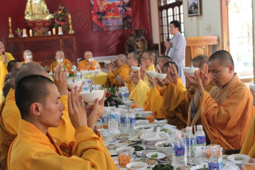 ĐakLak: Chùa Liên Trì Tổ Chức Lễ Tắm Phật Và Cúng Dường Trai Tăng Nhân Dịp Phật Đản PL 2559