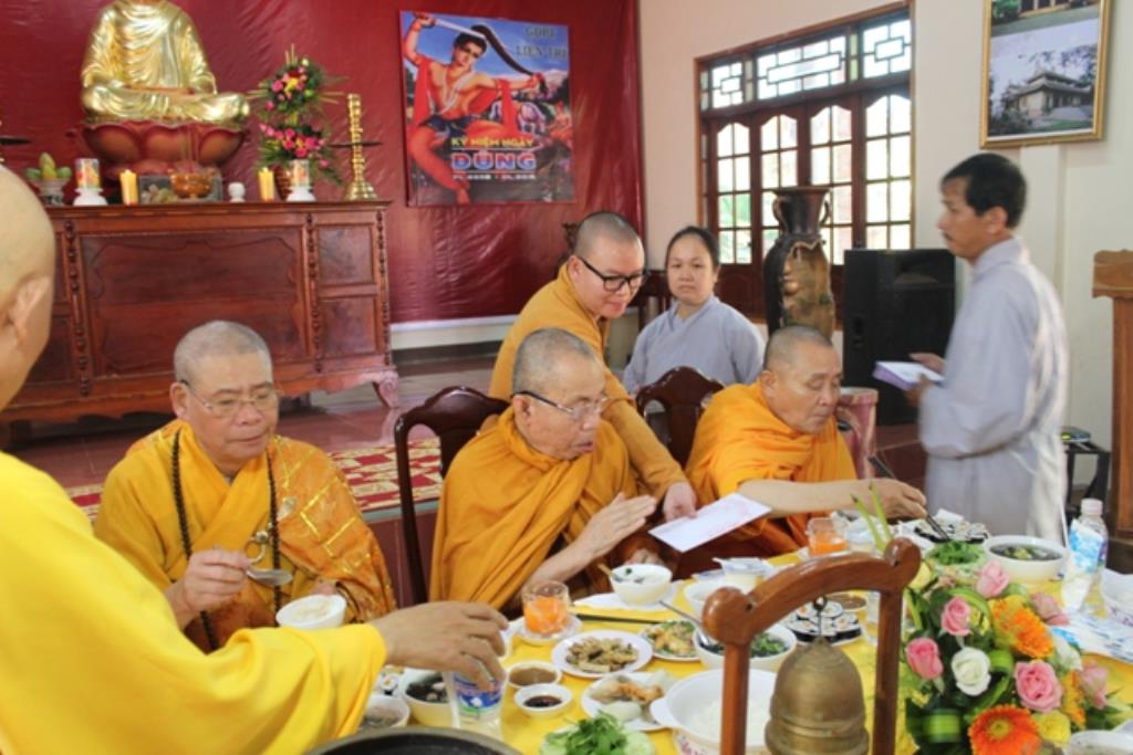 ĐakLak: Chùa Liên Trì Tổ Chức Lễ Tắm Phật Và Cúng Dường Trai Tăng Nhân Dịp Phật Đản PL 2559