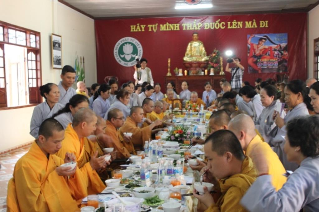 ĐakLak: Chùa Liên Trì Tổ Chức Lễ Tắm Phật Và Cúng Dường Trai Tăng Nhân Dịp Phật Đản PL 2559