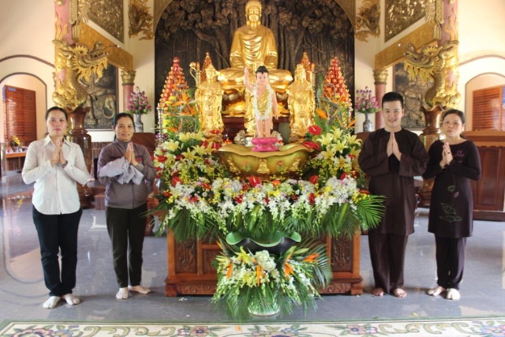 ĐakLak: Chùa Liên Trì Tổ Chức Lễ Tắm Phật Và Cúng Dường Trai Tăng Nhân Dịp Phật Đản PL 2559