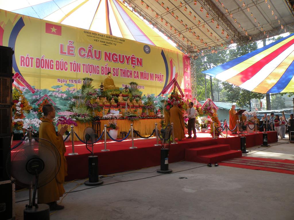 Tp.HCM: Lễ rót đồng đúc tôn tượng Bổn sư