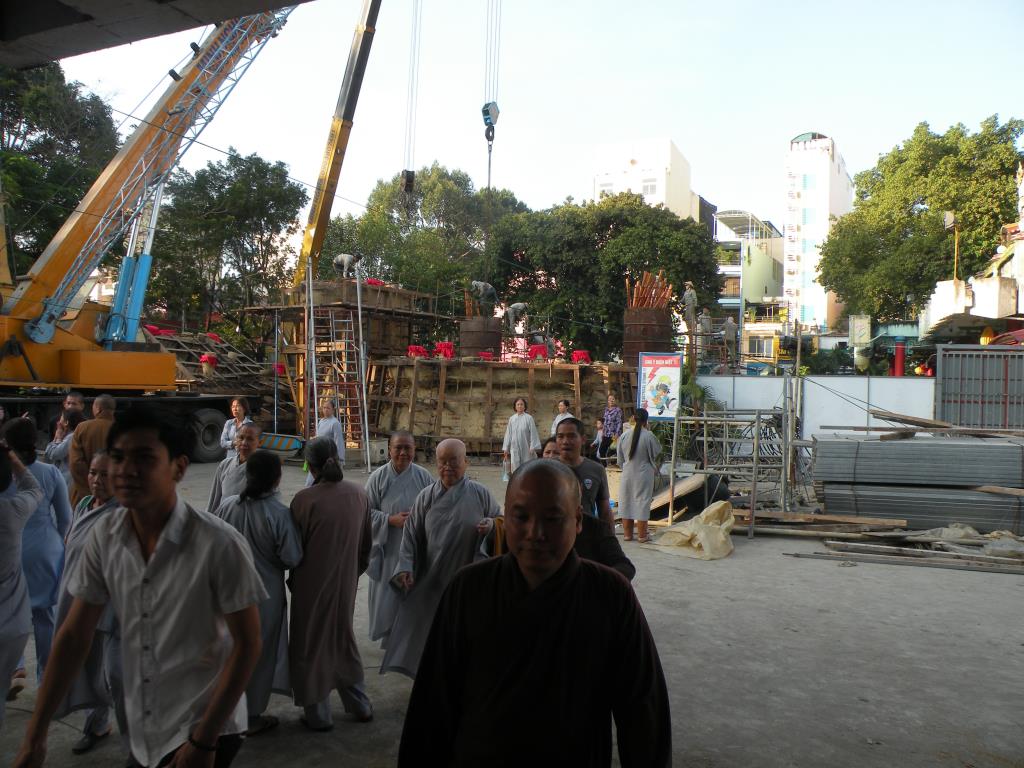 Tp.HCM: Lễ rót đồng đúc tôn tượng Bổn sư