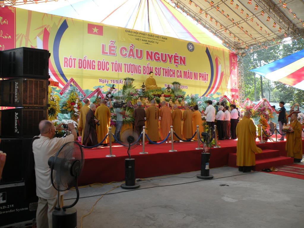 Tp.HCM: Lễ rót đồng đúc tôn tượng Bổn sư