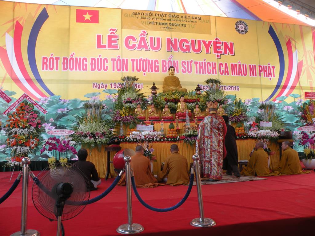Tp.HCM: Lễ rót đồng đúc tôn tượng Bổn sư