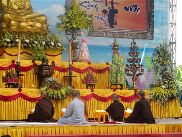 Thái Bình: Đại lễ Vu Lan tại chùa Từ Xuyên (ngày thứ nhất)