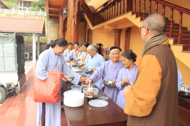Thanh Hóa: Phật giáo Triệu Sơn hành hương Yên Tử