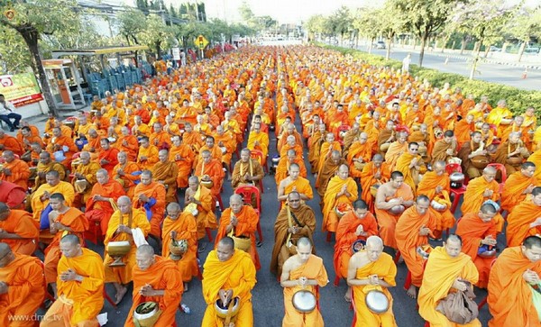 Thái Lan: Phật Giáo Tỉnh Phitsanulok tổ chức Lễ hội cúng dường tứ sự cho ba nghìn vị  Tăng