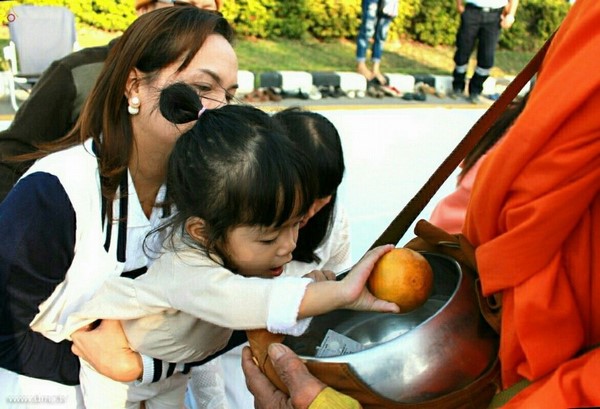 Thái Lan: Phật Giáo Tỉnh Phitsanulok tổ chức Lễ hội cúng dường tứ sự cho ba nghìn vị  Tăng