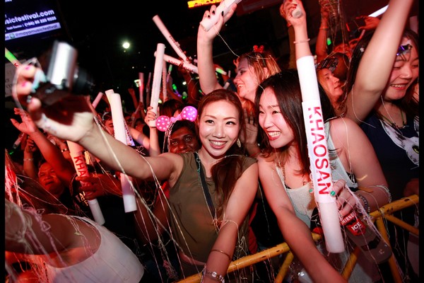 Thái Lan gần 20 triệu Phật tử cầu nguyện tân niên 2016