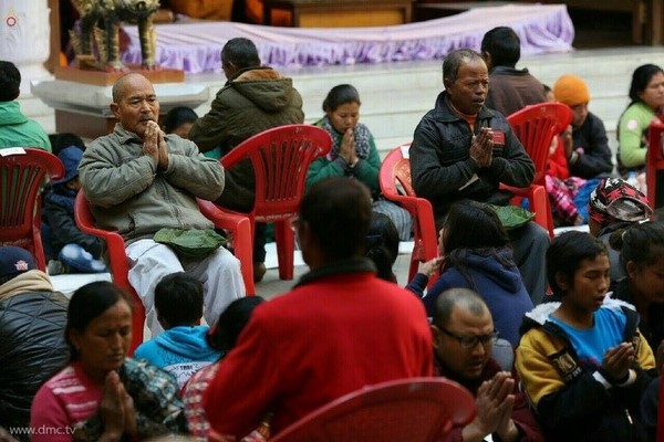 Nepal: Phật giáo tổ chức xuất gia gieo duyên và nhiễu hành quanh Thành phố Kathmandu
