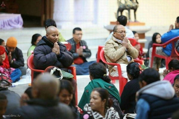 Nepal: Phật giáo tổ chức xuất gia gieo duyên và nhiễu hành quanh Thành phố Kathmandu