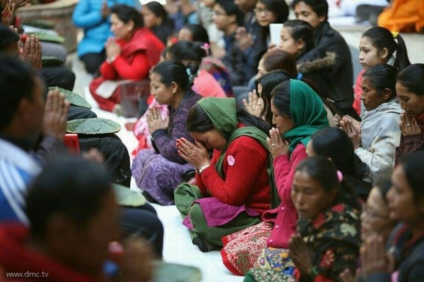 Nepal: Phật giáo tổ chức xuất gia gieo duyên và nhiễu hành quanh Thành phố Kathmandu