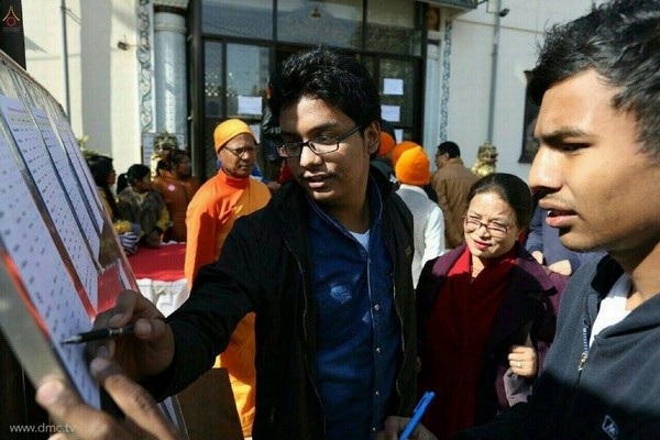 Nepal: Phật giáo tổ chức xuất gia gieo duyên và nhiễu hành quanh Thành phố Kathmandu