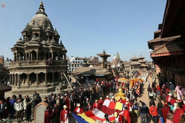 Nepal: Phật giáo tổ chức xuất gia gieo duyên và nhiễu hành quanh Thành phố Kathmandu