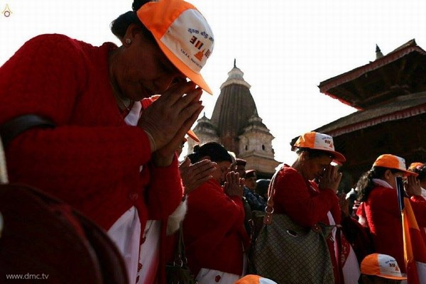Nepal: Phật giáo tổ chức xuất gia gieo duyên và nhiễu hành quanh Thành phố Kathmandu
