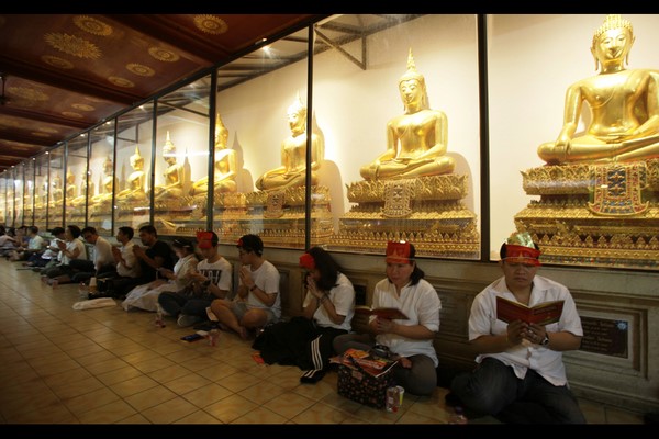 Thái Lan gần 20 triệu Phật tử cầu nguyện tân niên 2016
